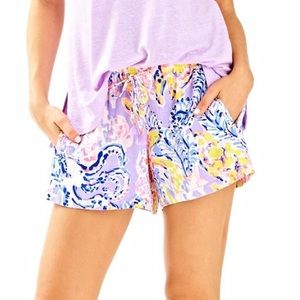 Lilly Pulitzer Baybreeze Shorts in So Snappy